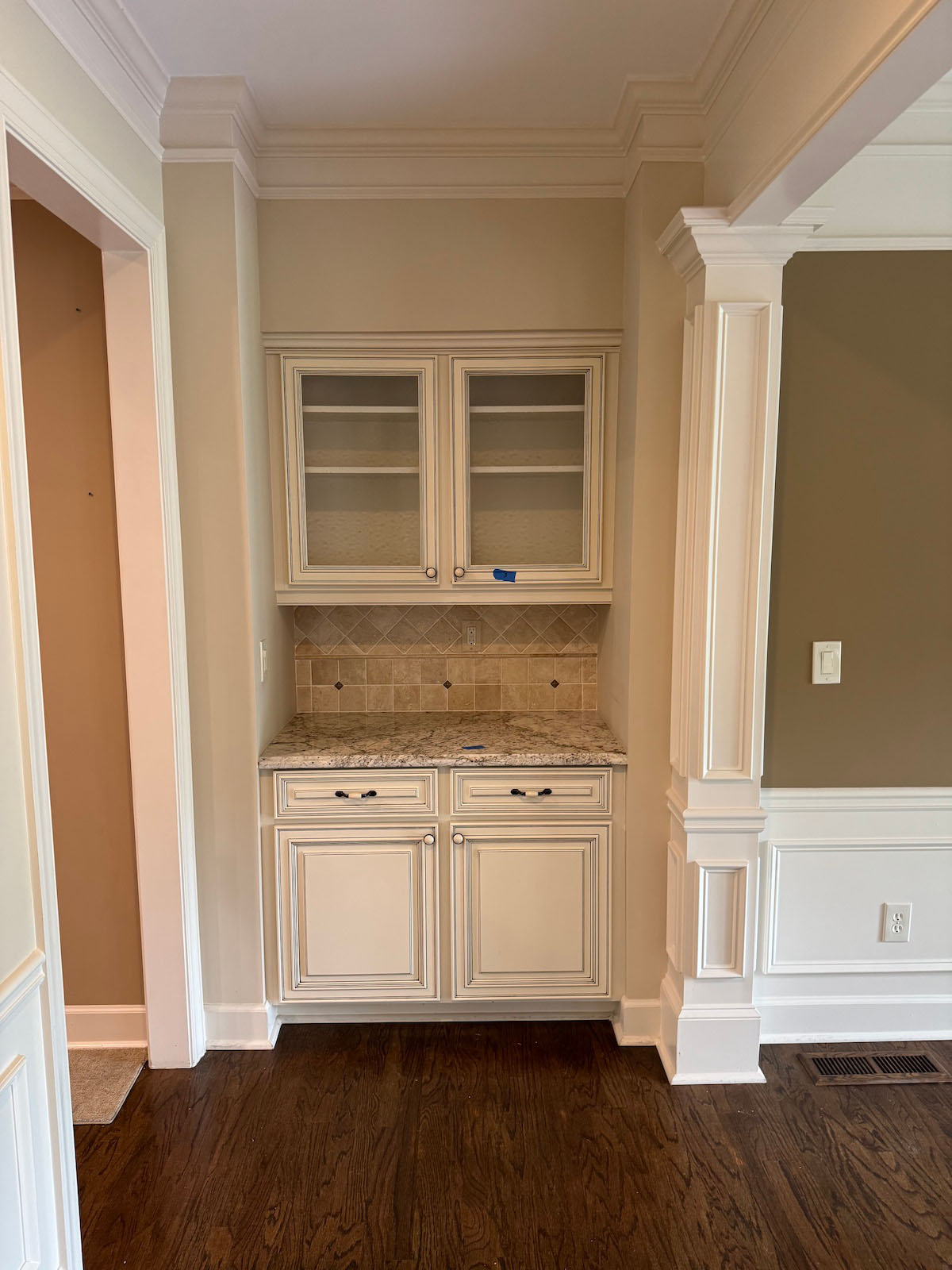 Dry Bar Design Before